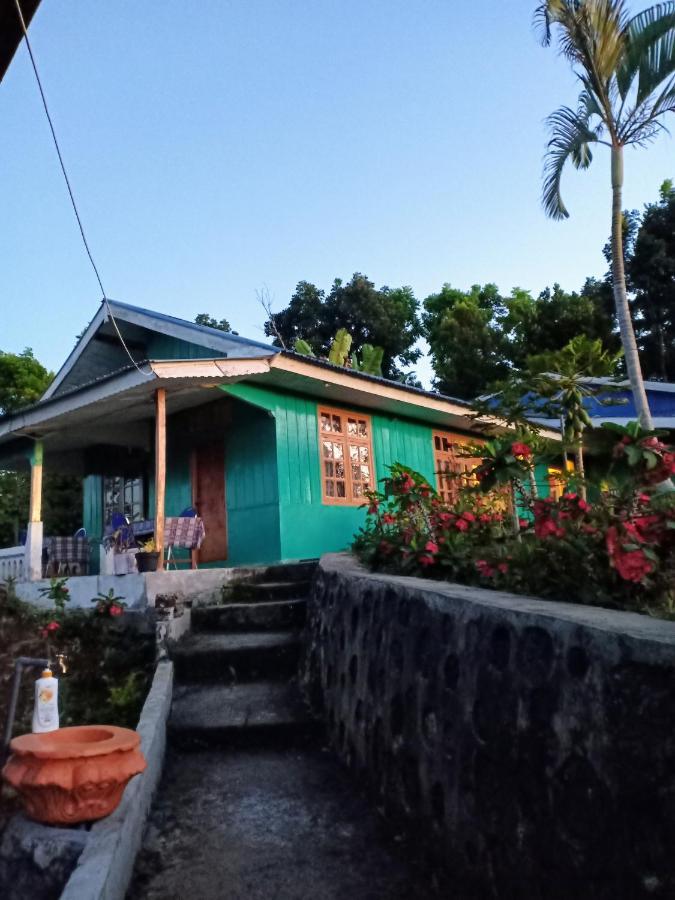 Hobbit Hill Apartamento Ruteng Exterior foto