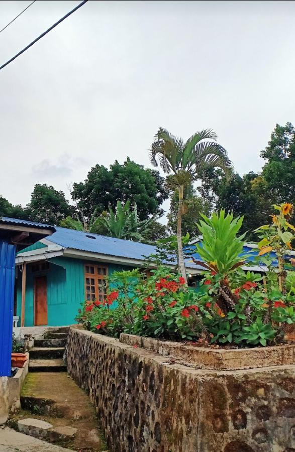 Hobbit Hill Apartamento Ruteng Exterior foto