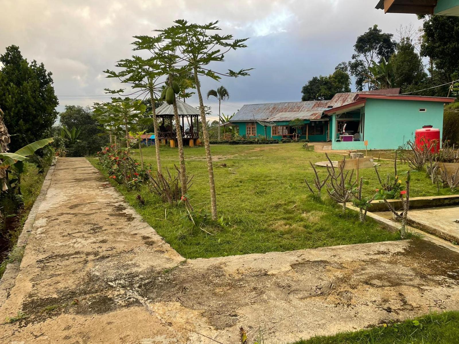 Hobbit Hill Apartamento Ruteng Exterior foto