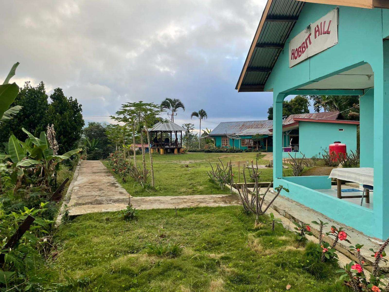 Hobbit Hill Apartamento Ruteng Exterior foto