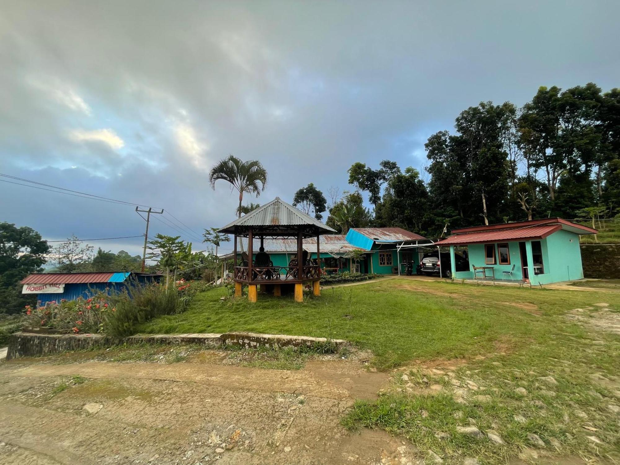 Hobbit Hill Apartamento Ruteng Exterior foto